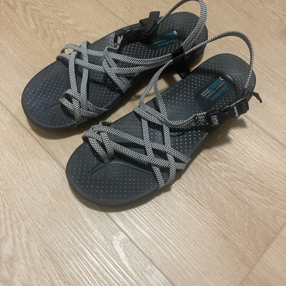 Skechers Women's REGGAE - IRIE MON Sandal Size 10  Black